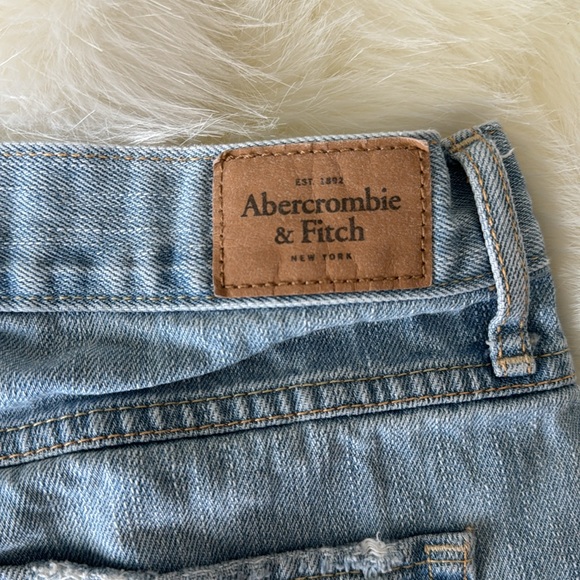 Abercrombie & Fitch - Annie high rise distressed shorts - Picture 3 of 3